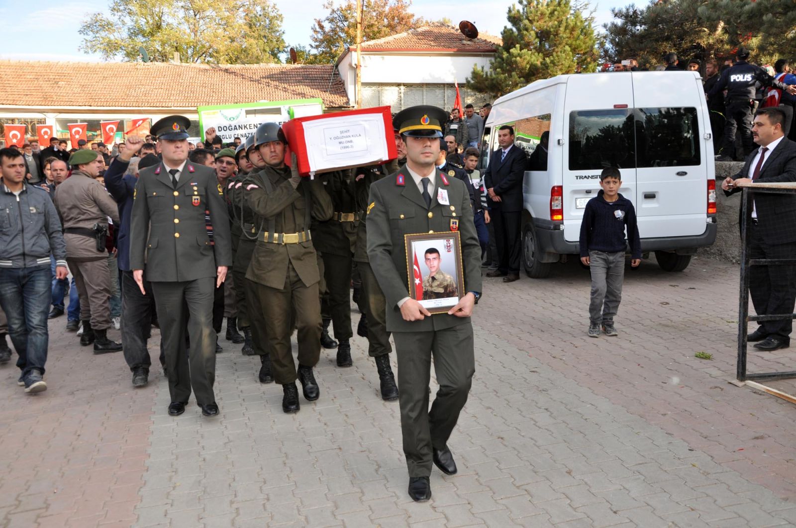 Çukurca şehidi Yılmaz Oğuzhan Kula, son yolculuğuna uğurlandı